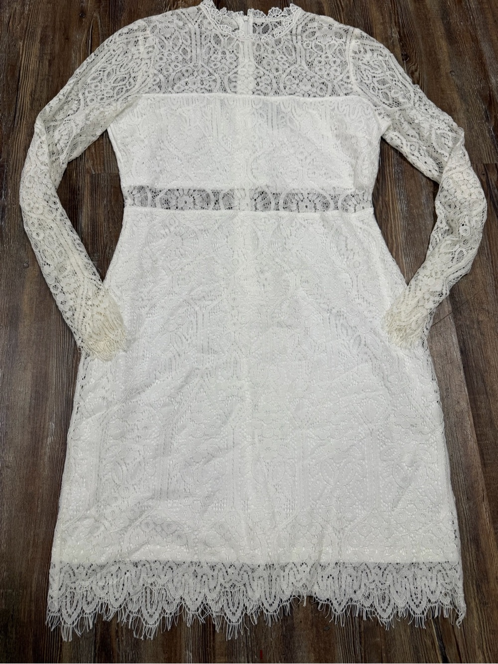 Lulus White Lace Mini Dress with Long Sleeves and High Neck
Size: Large